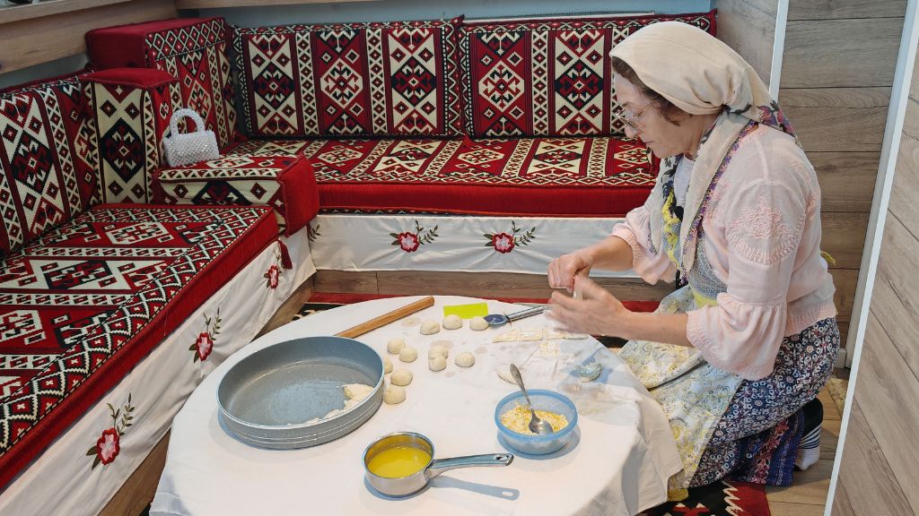 Završeni Dani sjeničke pite, festival tradicije, ukusa i dobrog druženja 10 kako se pravi sjenicka pita